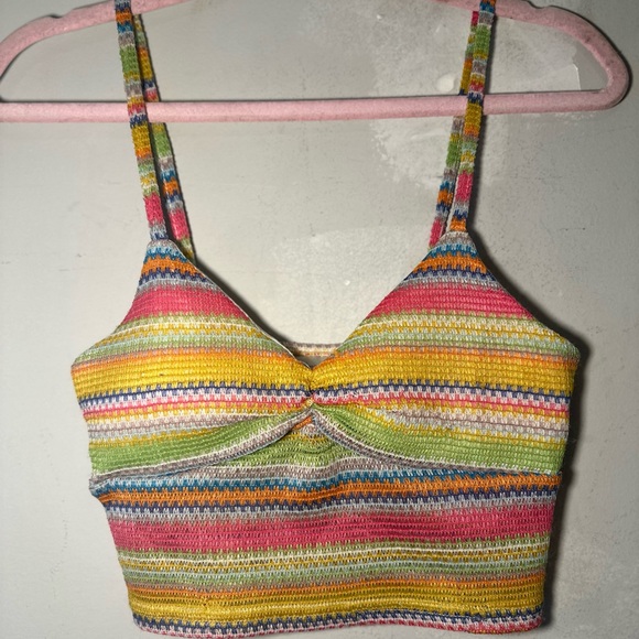 Bright top and shorts set - Picture 3 of 4